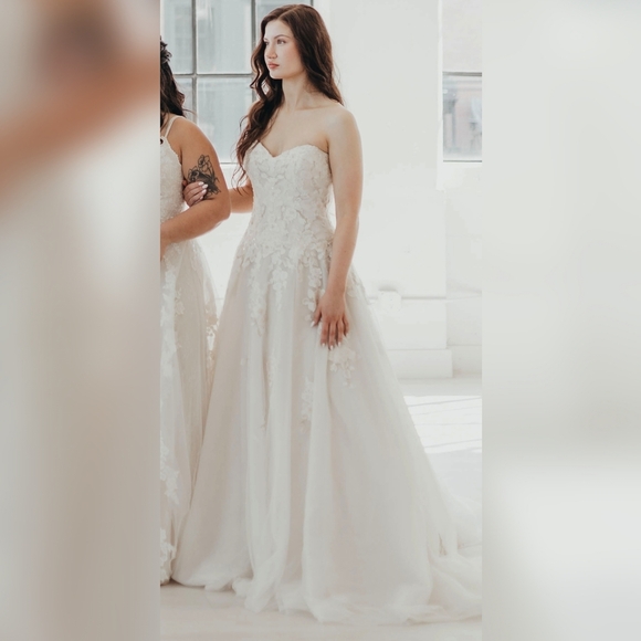 Davids Bridal Gown - Picture 3 of 4